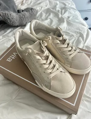 Dolce Vita Sneakers thumbnail 2