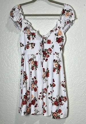 Justify Floral White Dress with Red and‎ Pink Roses M thumbnail 1
