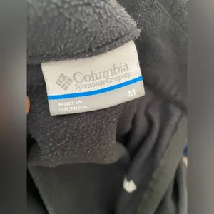 Sweatshirt with two front pockets and full zipper down thumbnail 5