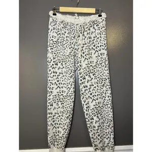 Entro Sweatpants Womens Medium Gray Leopard French Terry Jogger Lounge Cuffed thumbnail 3
