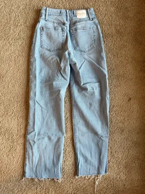 Hollister ripped jeans thumbnail 2