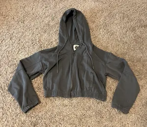 Ashley-Vintage Charm Cropped Hoodie thumbnail 1