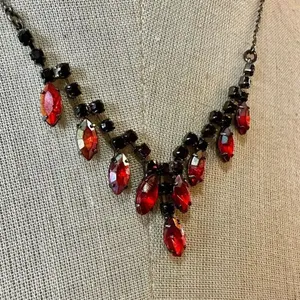 Avon Red /orange beaded Necklace thumbnail 9