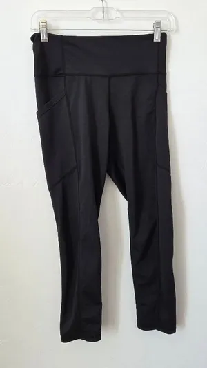 Kiava Contour Capri Legging Pants Athletic Black Small Pockets Gym Workout thumbnail 1
