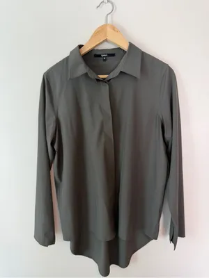 Quince Performance Tech Button-Down Long Sleeve Blouse Loose Fit Small Grey thumbnail 2