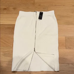 bebe‎ White Quilted Pencil Skirt back zipper midi small nwt thumbnail 3