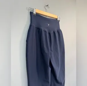Navy Old Navy High-Rise Joggers Size S EUC thumbnail 4