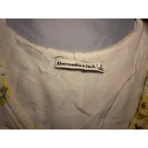 Abercrombie Floral Cross Tie Front Micro Crop Top Size S thumbnail 2