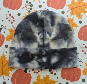 ALO tie dye grey and white beanie thumbnail 2
