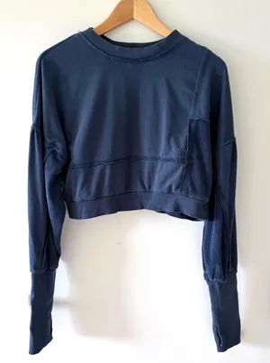 FREE PEOPLE Blue Terry Cotton Blend Crewneck Thumbhole Crop Sweatshirt Womens XS thumbnail 1