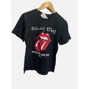 Rolling Stones Graphic Tee‎ Womens Small Black 1975 Tour Band T-Shirt Rock Music thumbnail 2