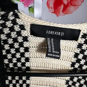 B140. Forever 21 black and white striped cardigan Size M thumbnail 3