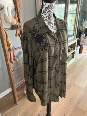 Time & Tru size XXL green & black button down shirt thumbnail 2