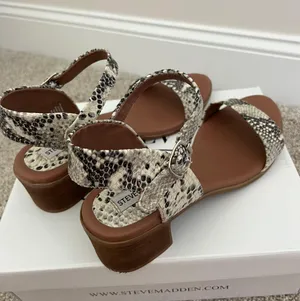 April Sandals thumbnail 5