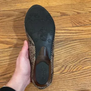 Indigo by Clarks Snakeskin Pattern Slip On Shoes heeled loafer‎ size 7.5 thumbnail 10