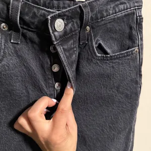 Levi's Ribcage Bootcut High Rise Jeans in Black Lake- Size 25 thumbnail 5