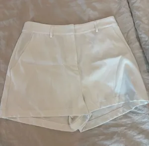 Mittoshop White Shorts  thumbnail 1