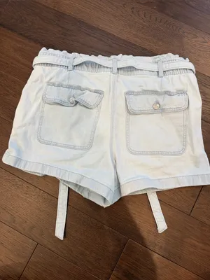 American Eagle Paperbag Waist Mom Short in Light Wash Size 14 - C45-008 thumbnail 5