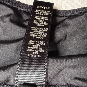 SKIMS Black Lace Bandeau Bralette Adjustable Straps Size Small thumbnail 4