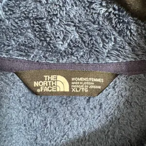 The North Face Women's Navy Blue Novelty Quilted Osito Jacket XL thumbnail 3