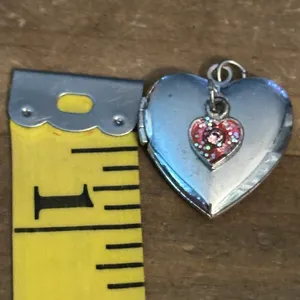 Vintage Silver Tone Heart Locket Pendant thumbnail 2