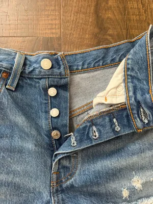 Levi’s 501 Jean Shorts thumbnail 4