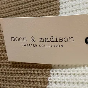 Moon & Madison Women's Striped‎ Distressed V-Neck Pullover Sweater Size XS thumbnail 11