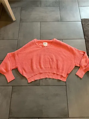 Aerie Beyond Cropped Sweater in Haute Coral thumbnail 2