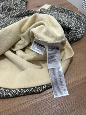 Levi's Women’s medium hoodie, cheetah print oversized sweatshirt thumbnail 6