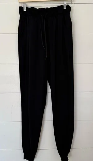 Lululemon Women’s 6 Black Keep Moving Jogger Pants thumbnail 1