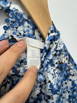 H&M women’s blouse size L thumbnail 5