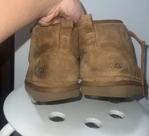 UGG Neumel Chestnut Tan Suede Lace Up Chukka Boots Men’s 6 or Women’s 8 thumbnail 4