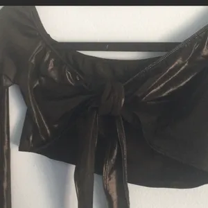 Leg Avenue Sexy Pleather Bell Sleeved Crop Top thumbnail 3