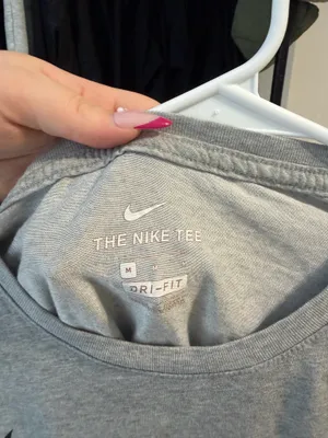 grey nike tee  thumbnail 2
