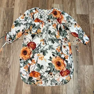 Anthropologie Fig & Flower Top White Multi Floral 1/4 Button 3/4 Sleeves Tunic thumbnail 1