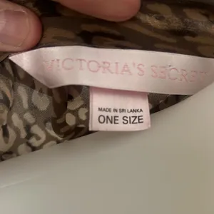 Victoria's Secret camo-colored kimono robe thumbnail 6