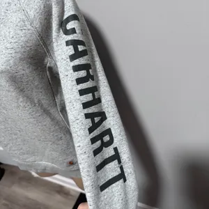 Carhartt Relaxed Fit Women’s Crewneck Sweatshirt Gray Logo Small thumbnail 6