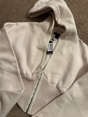 Boohoo Cream Sweatshirt thumbnail 2
