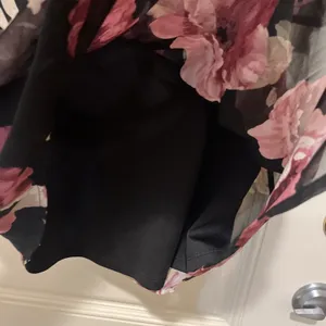 Lulus Black Pink Floral Cold Shoulder Tie Sleeve Shift Mini Dress sz Small thumbnail 6