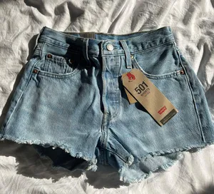 Levi's 501 Shorts thumbnail 1