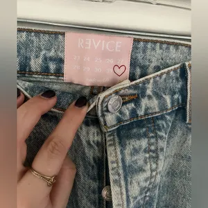 Revice Denim Light Wash Jeans NWOT thumbnail 2