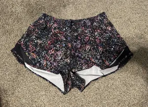 Lululemon Hotty Hot High-Rise 2.5" thumbnail 1