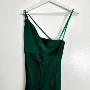 MAC DUGGAL One-Shoulder Satin Trumpet Gown in Emerald Green Size US 4 thumbnail 3