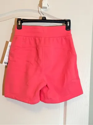 Lululemon Scuba High Rise short, 5”. NWT SZ 2, SAKR (Sakura Pink) thumbnail 4
