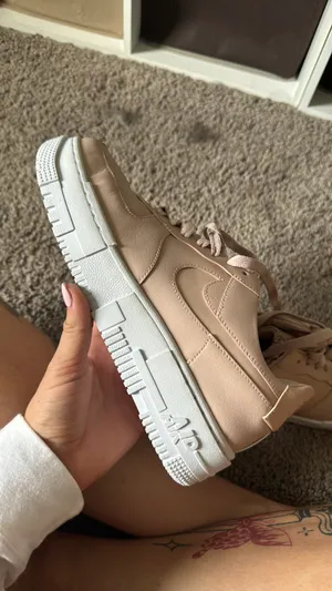 Air Force 1 Light Pink thumbnail 4