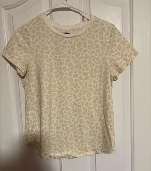 Old Navy Cheetah Everywhere Tee thumbnail 1