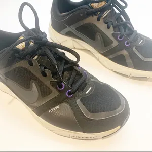 Nike Women’s 7.5 Black Free Quickfit Low‎ Top Running Shoe Sneaker thumbnail 2