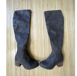 Report Fisher Women’s Boots Size 7.5 Riding Boot Over the Knee Brown Half Zip thumbnail 2
