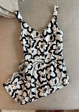 Boutique black and white dress thumbnail 1