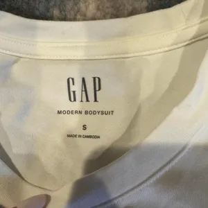 Gap Women's White Bodysuit thumbnail 3